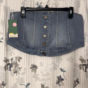 HALARA Denim Button-Front Strapless Crop Top in Light Wash Blue